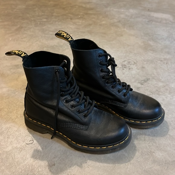 Dr Martens Boots - Picture 3 of 9